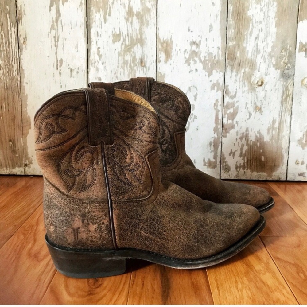 EUC Frye billy short western boot dark brown sz 8